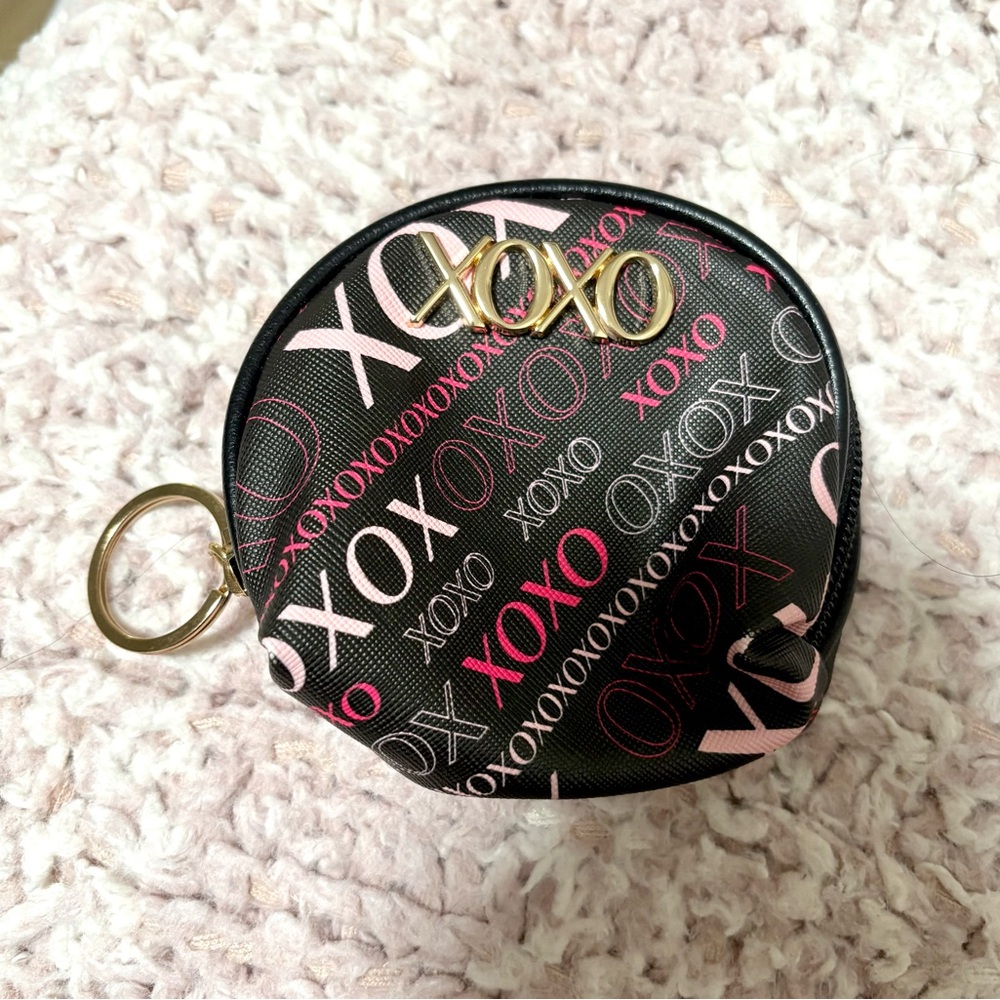 NWOT Coin Wallet With Golf Key Ring XOXO Print  Black/Pink